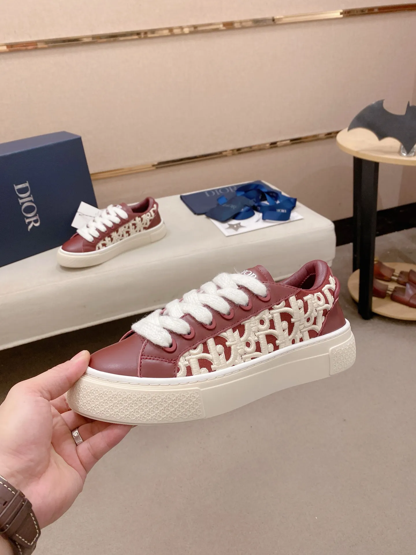 Factory price: 300 Men's shoes 💰[Dior·Dior] Top 🔍Couple style 💏🔍New casual sports style couple shoes, new four-season design, perfect workmanship, lace-up lazy style to create cabinet quality, upper: imported first-layer cowhide, sheepskin lining is soft and comfortable, ultra-light TPU wear-resistant outsole, simple, versatile fashion men's shoes, excellent color code number 35--44